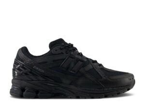NB 1906 'TRIPLE BLACK'